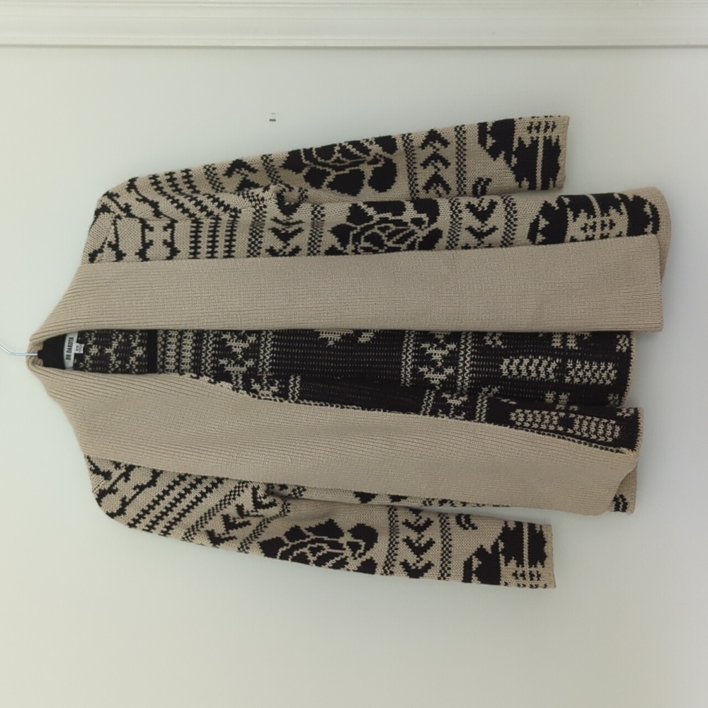 BB Dakota sweater/shawl - size xs